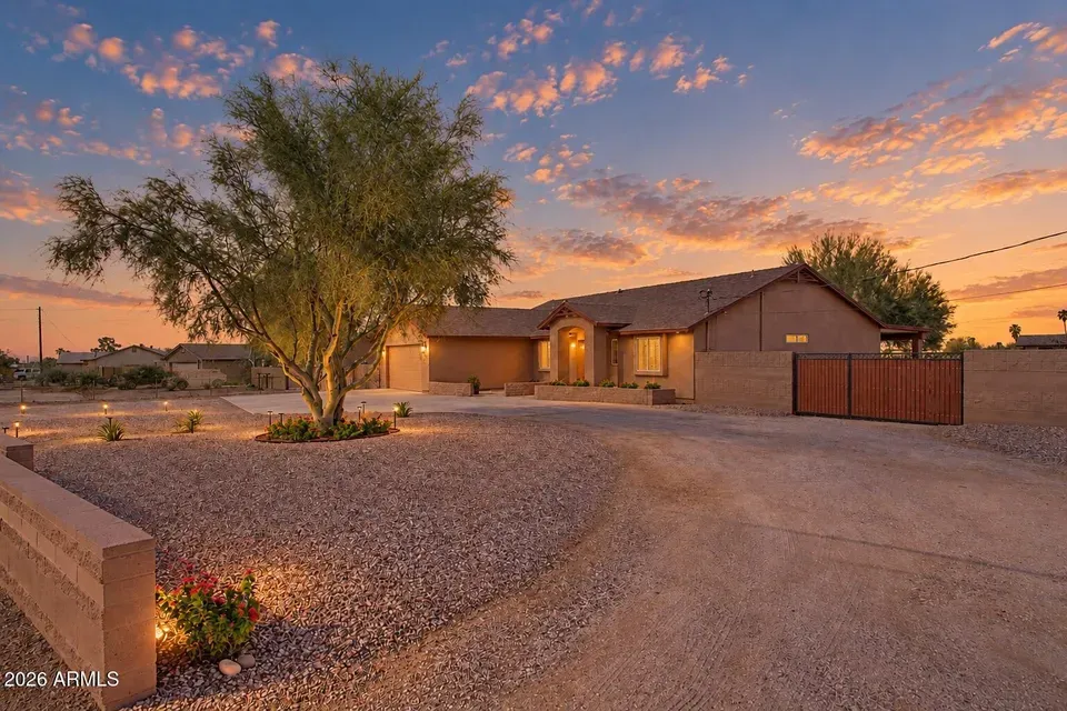 4 Bed 2 Bath Traditional Suburban Family Home in Mesa, AZ - 2