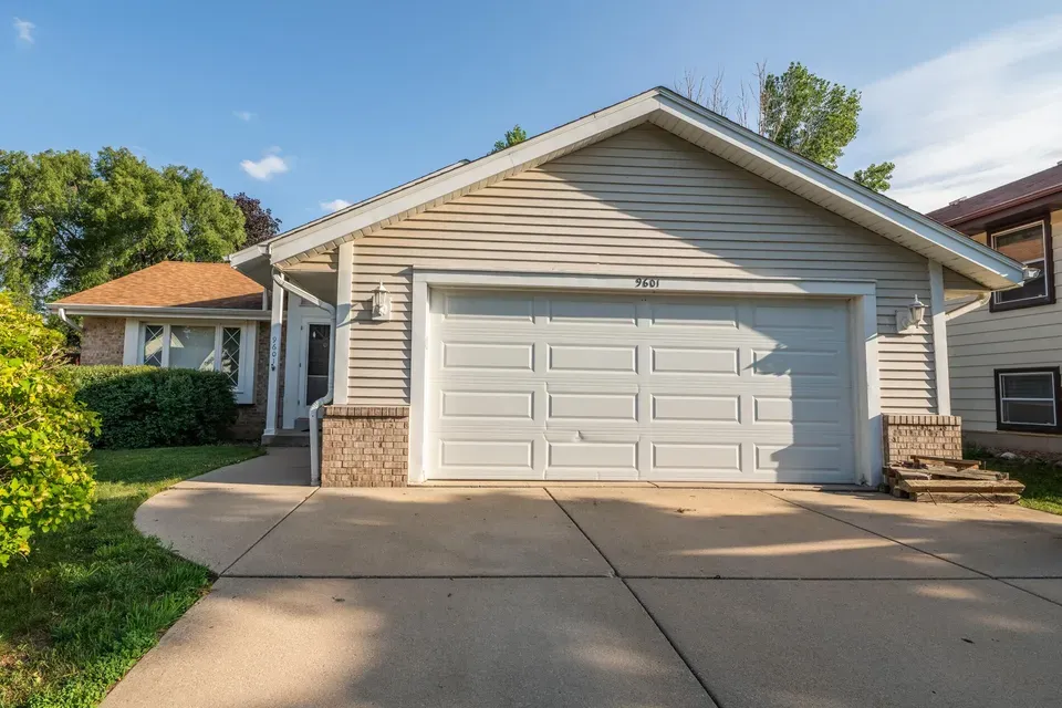 4 Bed 2 Bath Traditional Suburban Family Home in Milwaukee, WI - 2