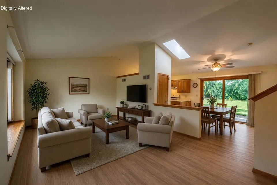 4 Bed 2 Bath Traditional Suburban Family Home in Milwaukee, WI - 5
