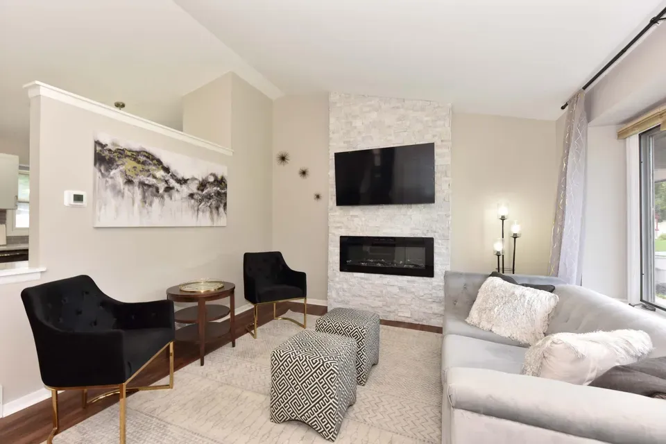 4 Bed 2 Bath Traditional Suburban Family Home in Milwaukee, WI - 2