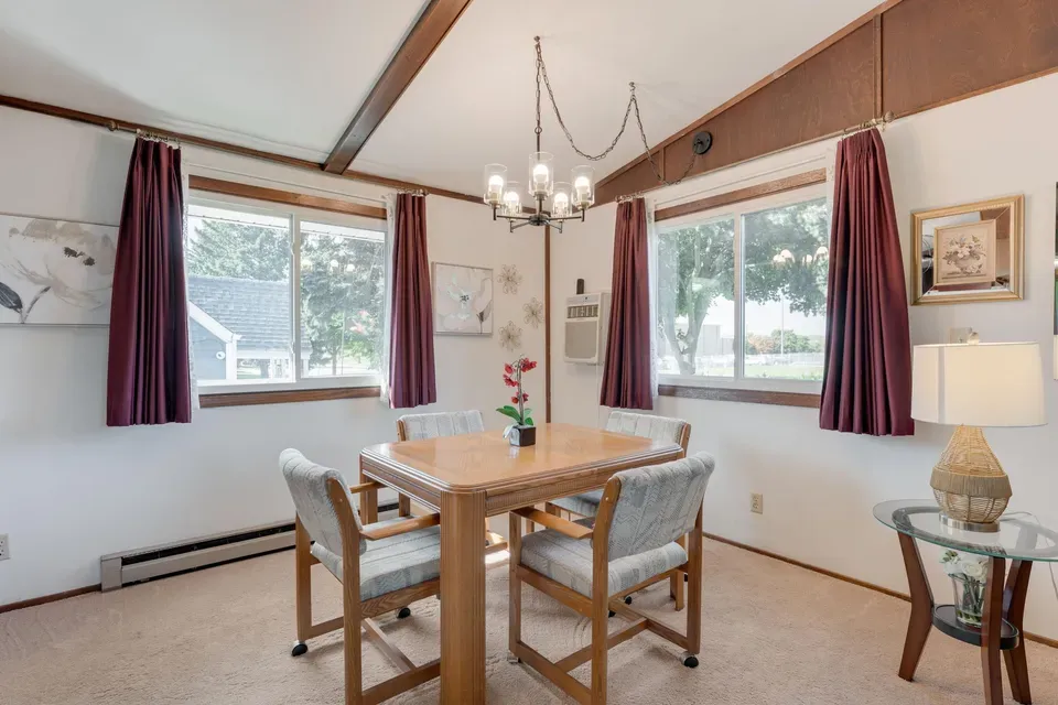 4 Bed 2 Bath Traditional Suburban Family Home in Milwaukee, WI - 4