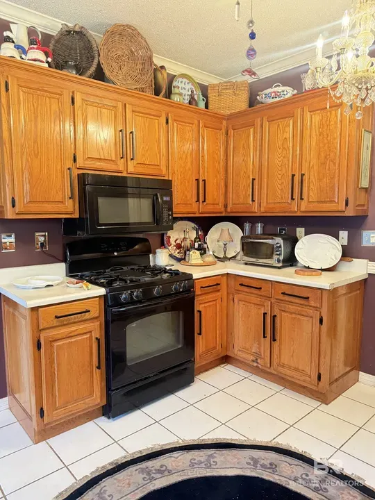 4 Bed 2 Bath Traditional Suburban Family Home in Mobile, AL - 5