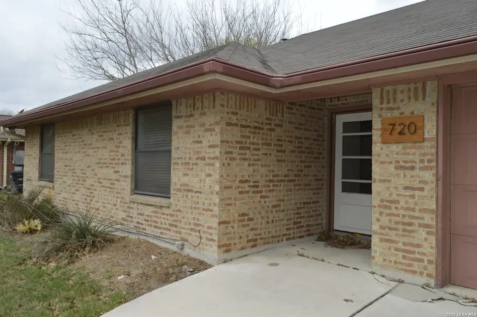 4 Bed 2 Bath Traditional Suburban Family Home in New Braunfels, TX - 1