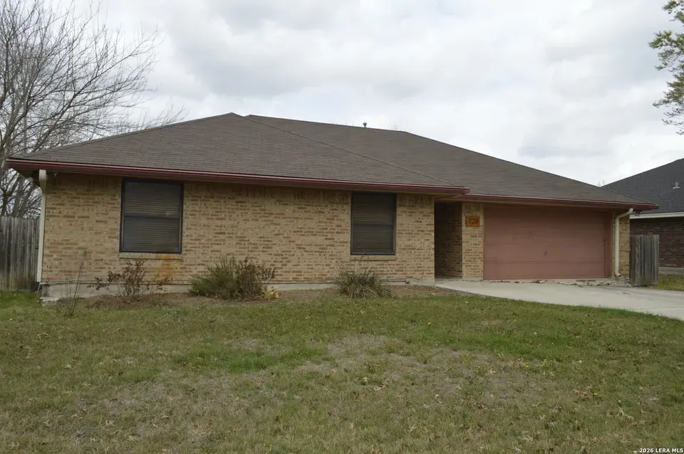 4 Bed 2 Bath Traditional Suburban Family Home in New Braunfels, TX - 3