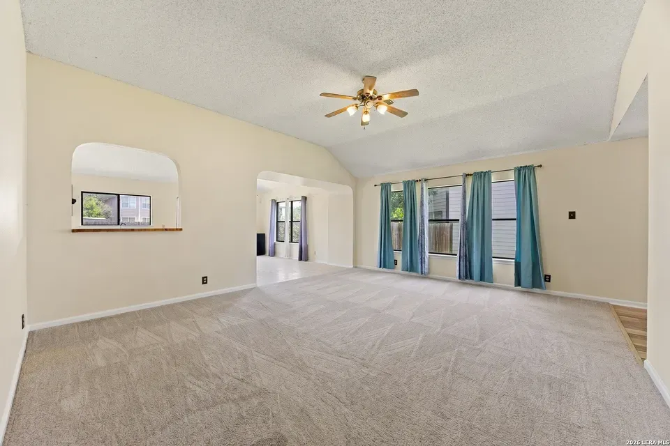 4 Bed 2 Bath Traditional Suburban Family Home in New Braunfels, TX - 4