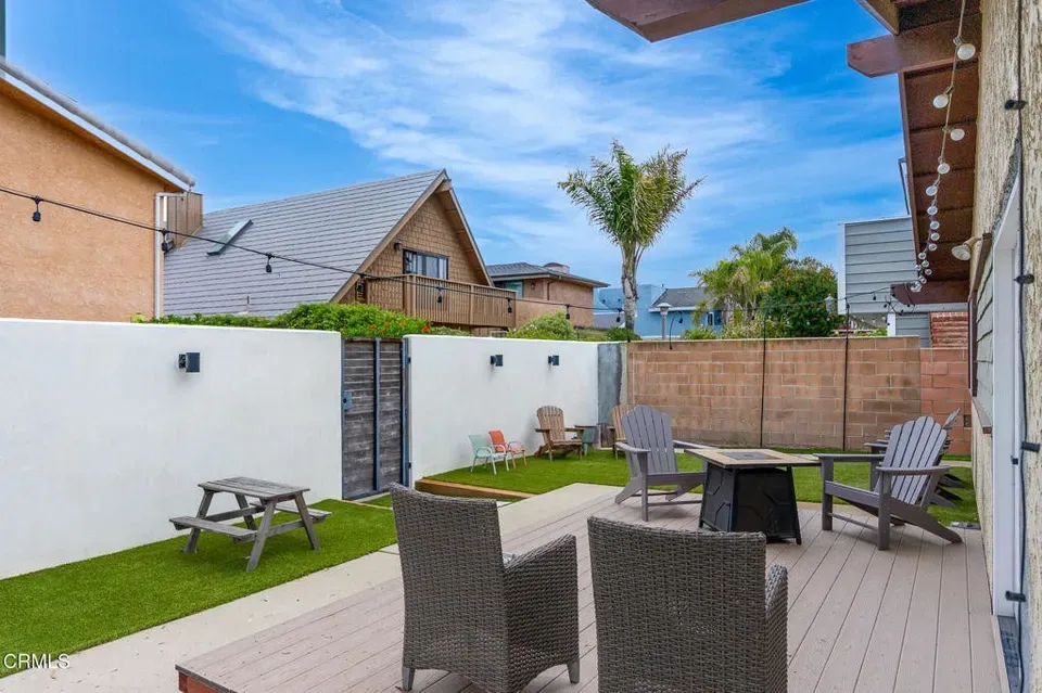 4 Bed 2 Bath Traditional Suburban Family Home in Oxnard, CA - 1