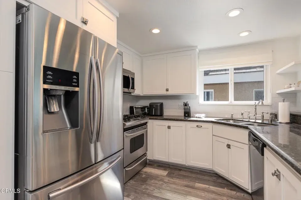 4 Bed 2 Bath Traditional Suburban Family Home in Oxnard, CA - 5