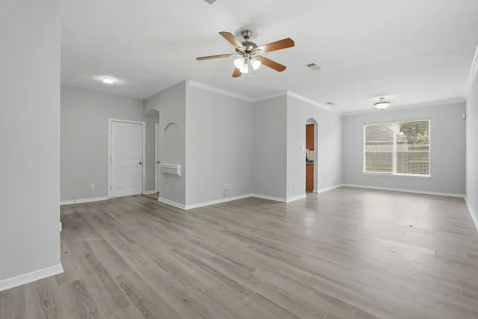 4 Bed 2 Bath Traditional Suburban Family Home in Pearland, TX - 4