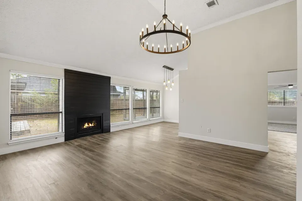 4 Bed 2 Bath Traditional Suburban Family Home in Pearland, TX - 5