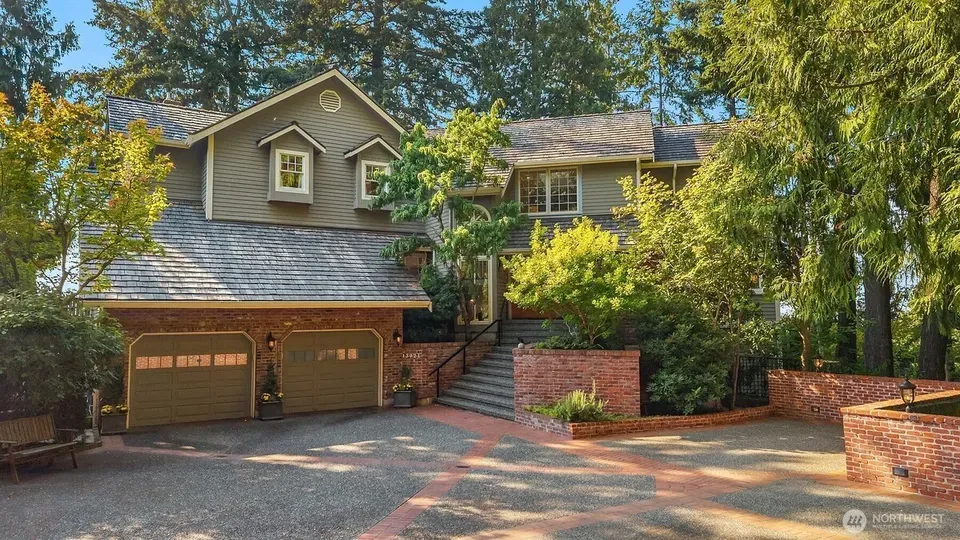 4 Bed 2 Bath Traditional Suburban Family Home in Seattle, WA - 2