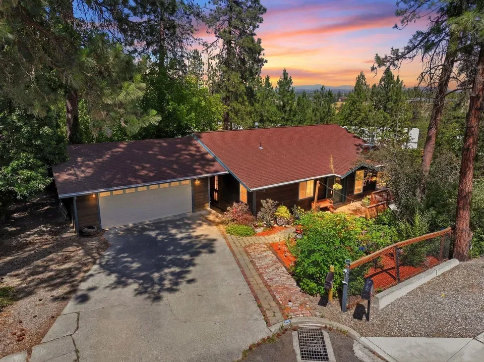 4 Bed 2 Bath Traditional Suburban Family Home in Spokane, WA - 2