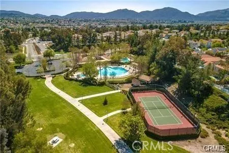 4 Bed 2 Bath Traditional Suburban Family Home in Temecula, CA