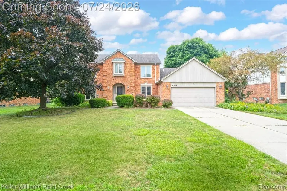 4 Bed 2 Bath Traditional Suburban Family Home in Troy, MI - 1