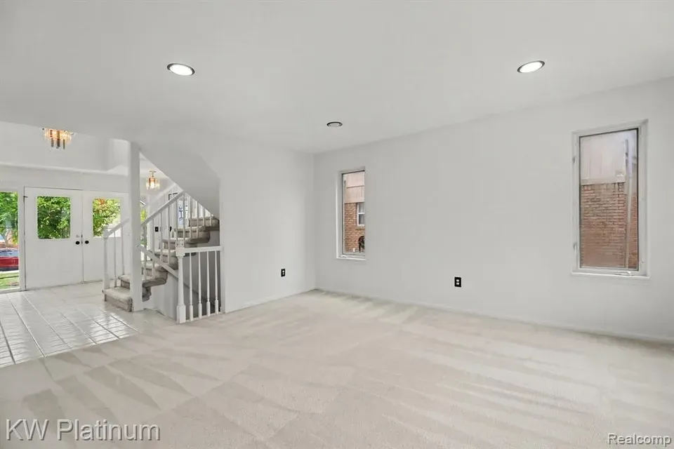 4 Bed 2 Bath Traditional Suburban Family Home in Troy, MI - 5