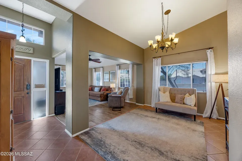 4 Bed 2 Bath Traditional Suburban Family Home in Tucson, AZ - 2