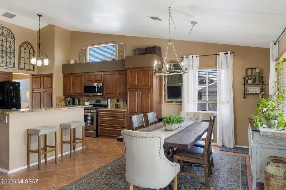 4 Bed 2 Bath Traditional Suburban Family Home in Tucson, AZ - 5