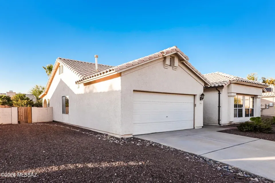 4 Bed 2 Bath Traditional Suburban Family Home in Tucson, AZ - 4