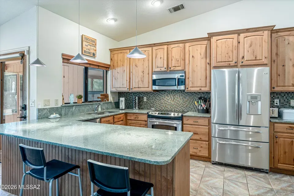 4 Bed 2 Bath Traditional Suburban Family Home in Tucson, AZ - 2