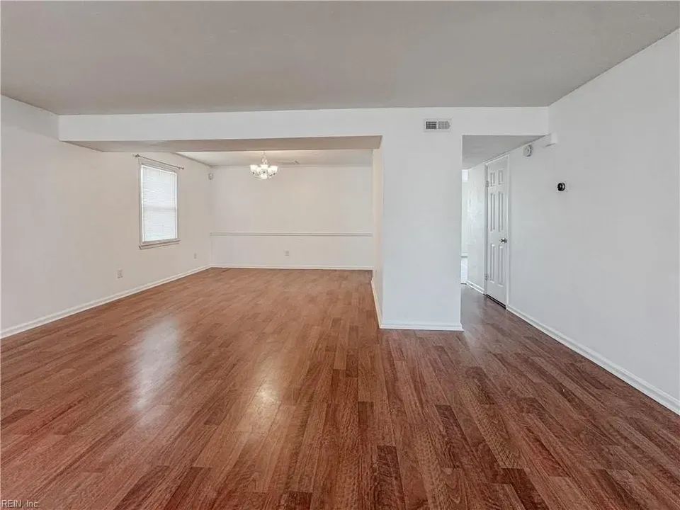 4 Bed 2 Bath Traditional Suburban Family Home in Virginia Beach, VA - 4