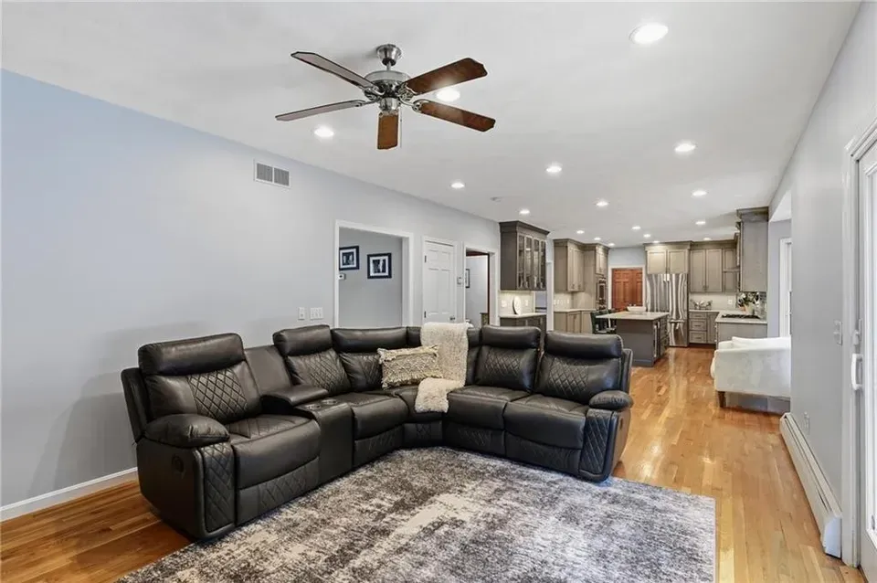 4 Bed 2 Bath Traditional Suburban Family Home in Warwick, RI - 5
