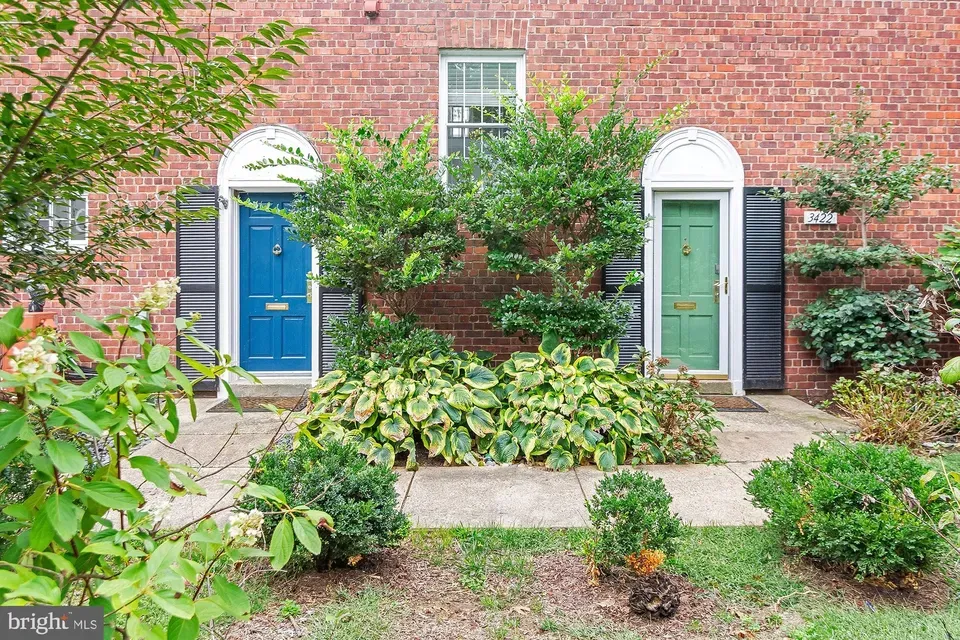 4 Bed 2 Bath Urban Residential Condo in Alexandria, VA