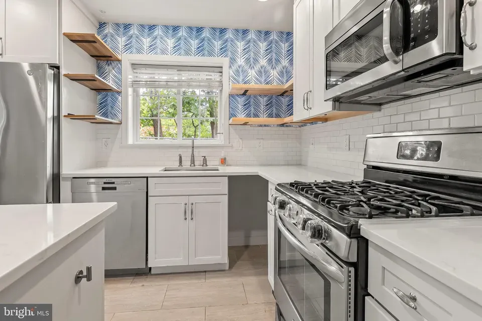 4 Bed 2 Bath Urban Residential Condo in Alexandria, VA - 3