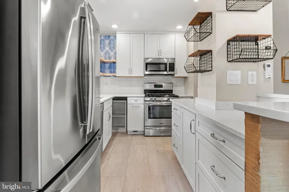 4 Bed 2 Bath Urban Residential Condo in Alexandria, VA - 4