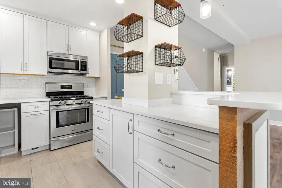 4 Bed 2 Bath Urban Residential Condo in Alexandria, VA - 5