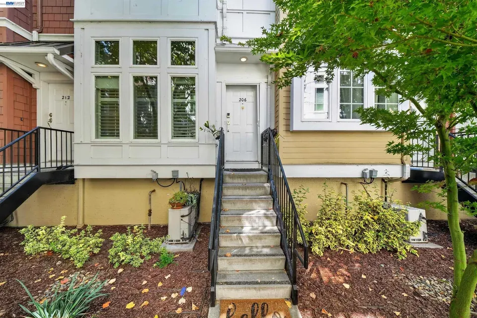 4 Bed 2 Bath Urban Residential Condo in San Jose, CA