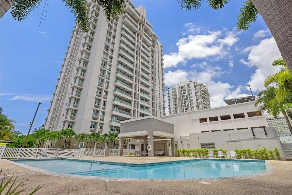 4 Bed 2 Bath Urban Residential Condo in San Juan, PR