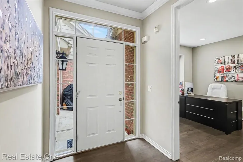 4 Bed 2 Bath Urban Residential Condo in Troy, MI - 3
