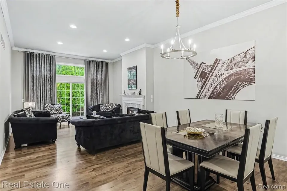 4 Bed 2 Bath Urban Residential Condo in Troy, MI - 4