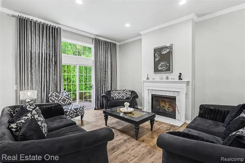 4 Bed 2 Bath Urban Residential Condo in Troy, MI - 5