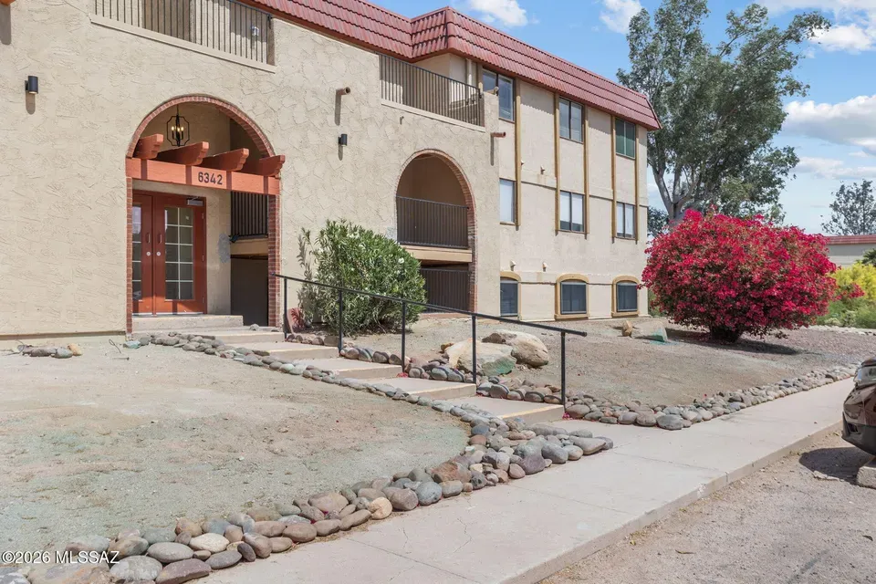 4 Bed 2 Bath Urban Residential Condo in Tucson, AZ - 2