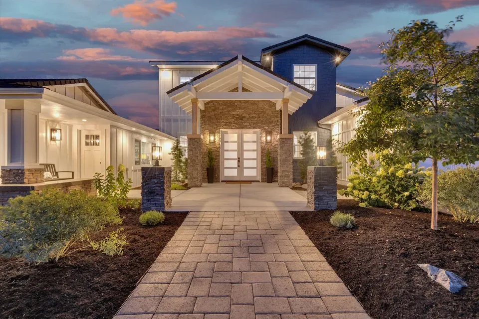 4 Bed 3 Bath Classic Historic Era Home in Bend, OR - 2