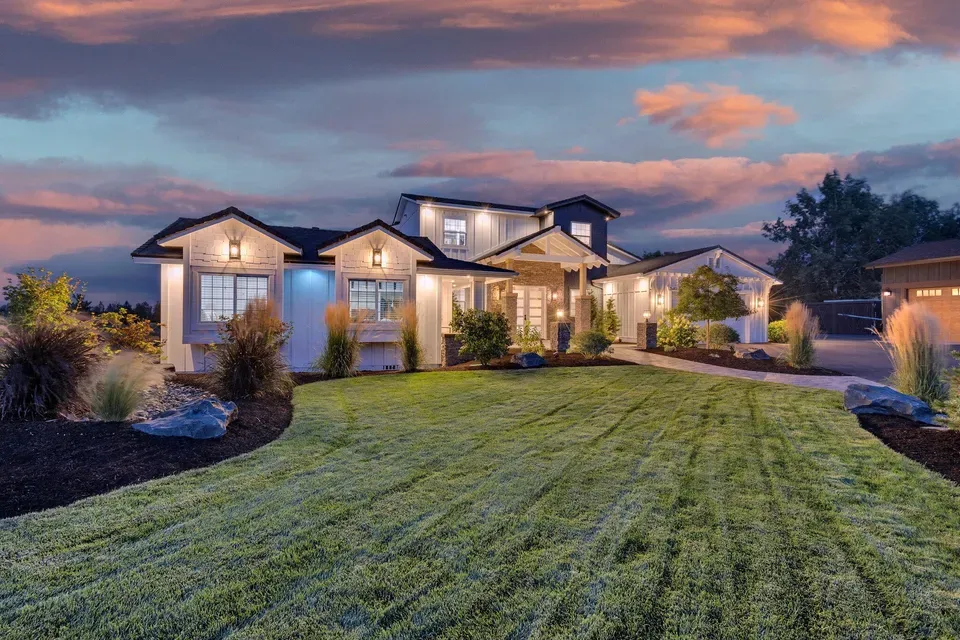 4 Bed 3 Bath Classic Historic Era Home in Bend, OR - 3