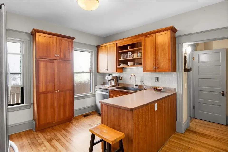 4 Bed 3 Bath Classic Historic Era Home in Burlington, VT - 3