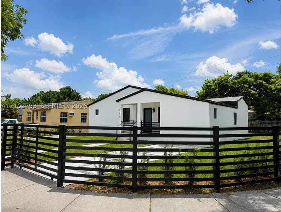 4 Bed 3 Bath Classic Historic Era Home in Coral Gables, FL - 3