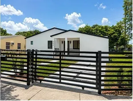 4 Bed 3 Bath Classic Historic Era Home in Coral Gables, FL - 4