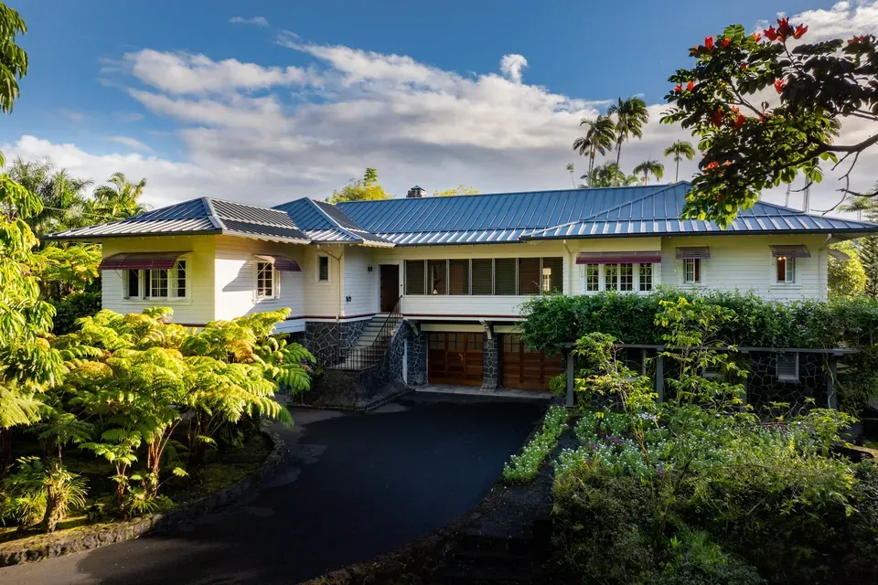 4 Bed 3 Bath Classic Historic Era Home in Hilo, HI