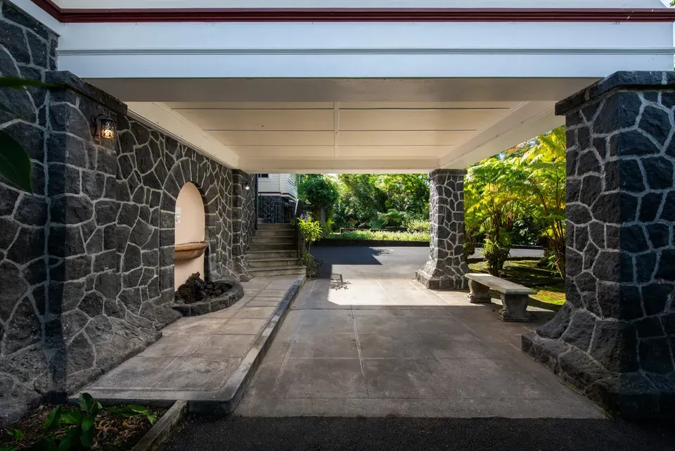 4 Bed 3 Bath Classic Historic Era Home in Hilo, HI - 3
