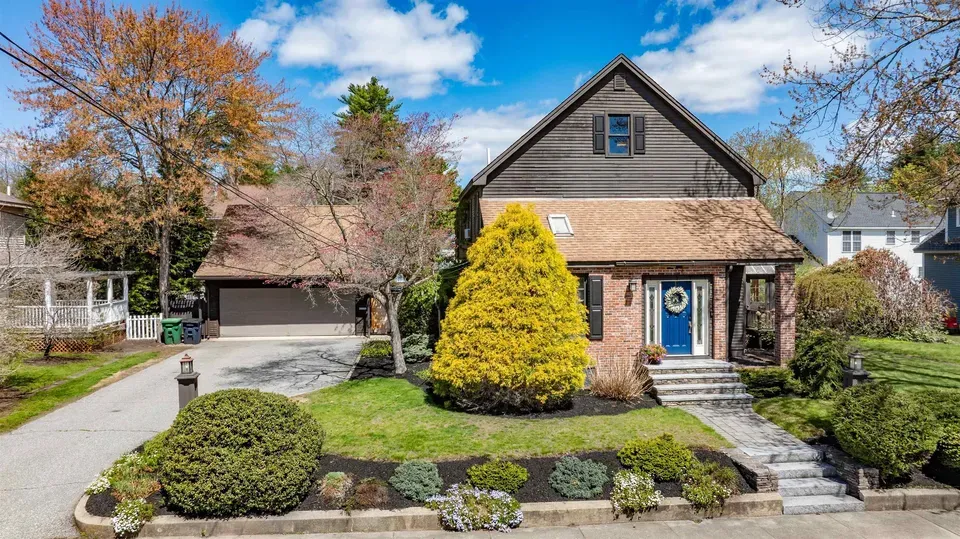 4 Bed 3 Bath Classic Historic Era Home in Nashua, NH - 1