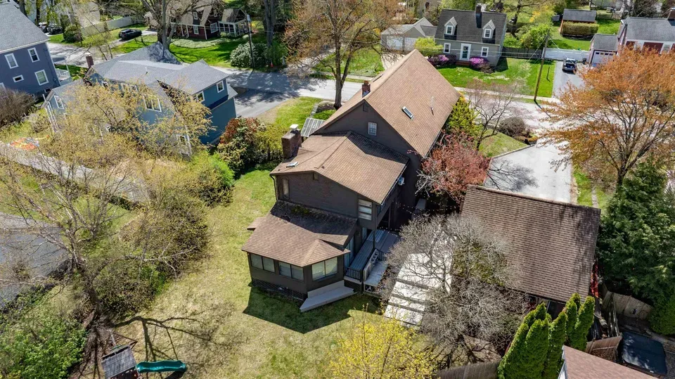 4 Bed 3 Bath Classic Historic Era Home in Nashua, NH - 3