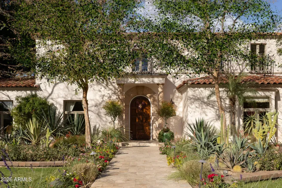 4 Bed 3 Bath Classic Historic Era Home in Phoenix, AZ
