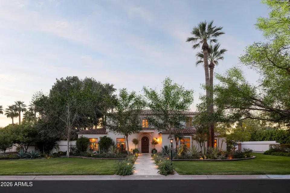 4 Bed 3 Bath Classic Historic Era Home in Phoenix, AZ - 3