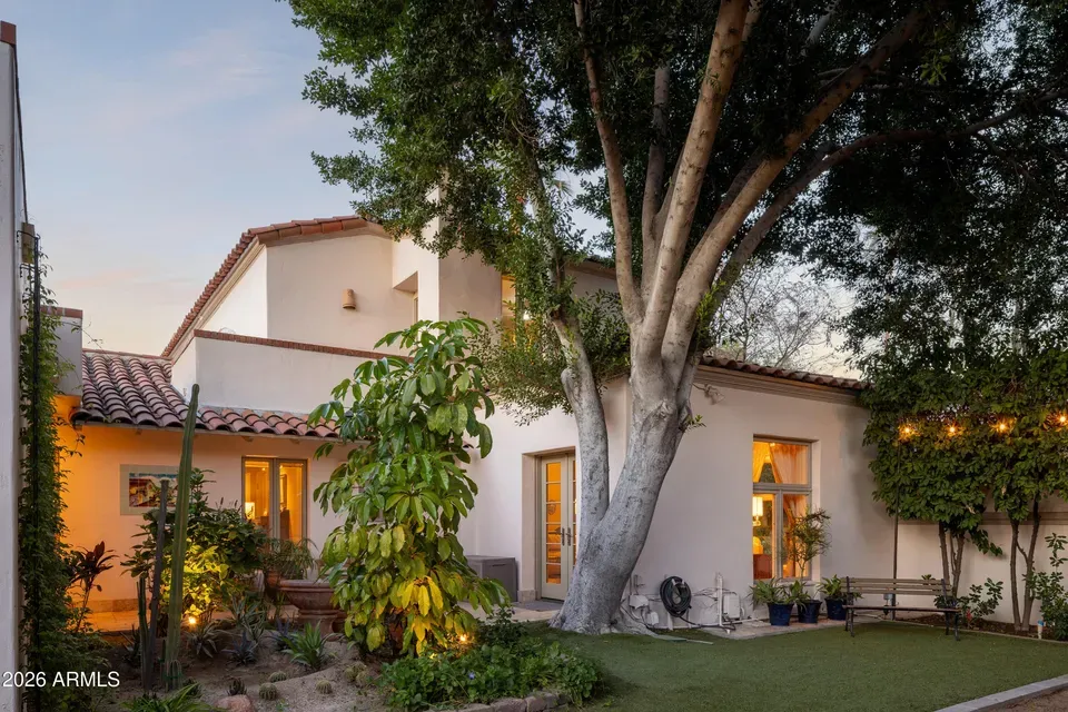4 Bed 3 Bath Classic Historic Era Home in Phoenix, AZ - 4