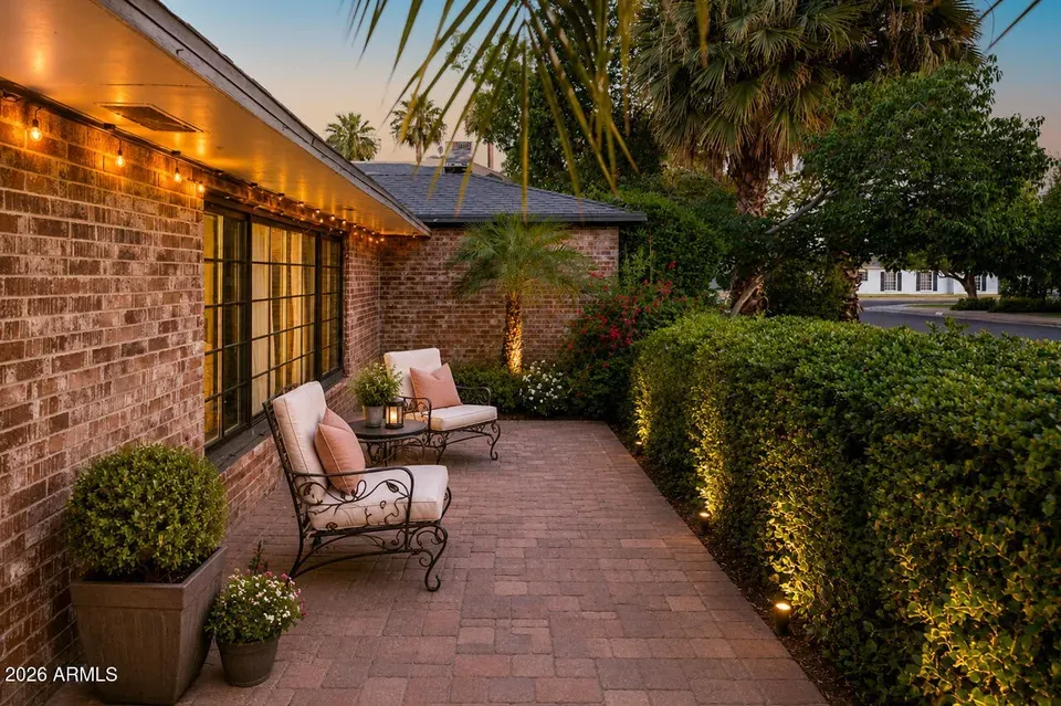 4 Bed 3 Bath Classic Historic Era Home in Phoenix, AZ - 1