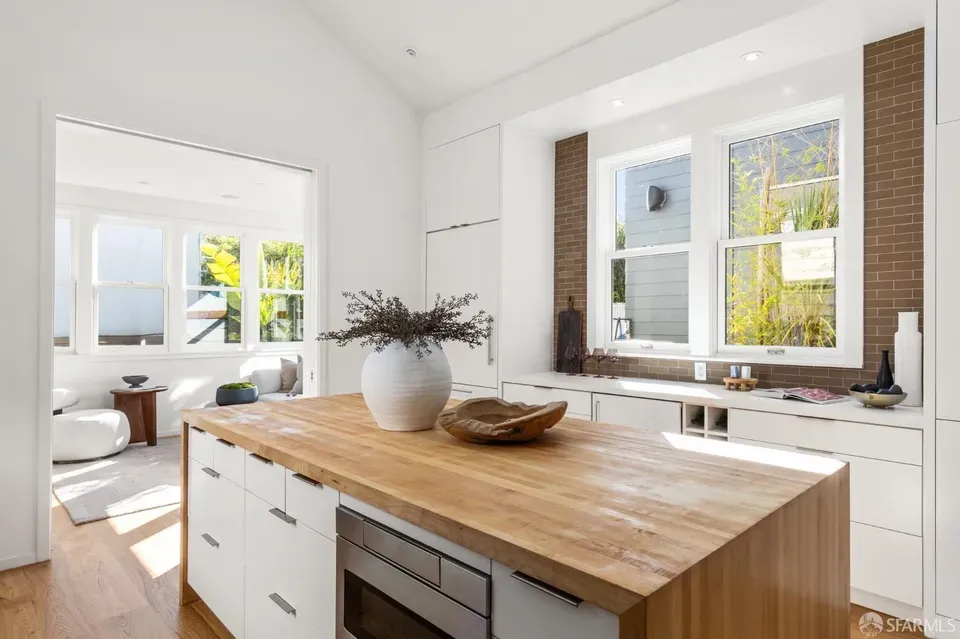 4 Bed 3 Bath Classic Historic Era Home in San Francisco, CA - 3