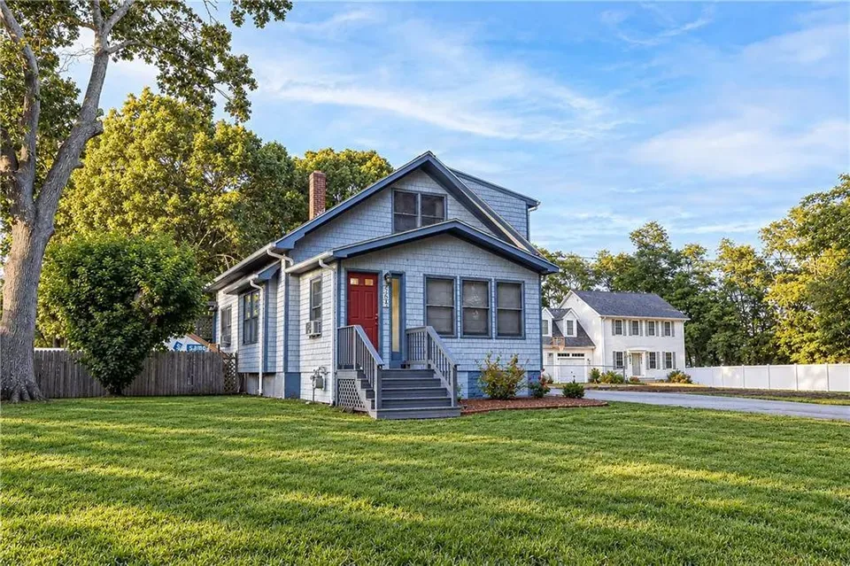 4 Bed 3 Bath Classic Historic Era Home in Warwick, RI
