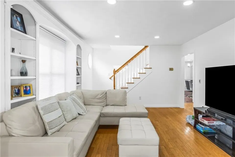4 Bed 3 Bath Classic Historic Era Home in Warwick, RI - 5